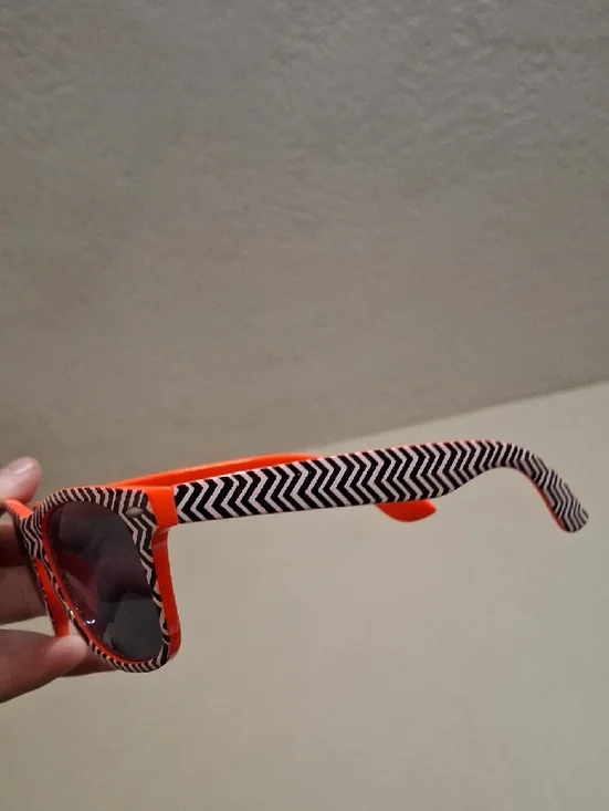 Black & White Zigzag Sunglasses — Women's Fashion Shades - Picture 2 of 4